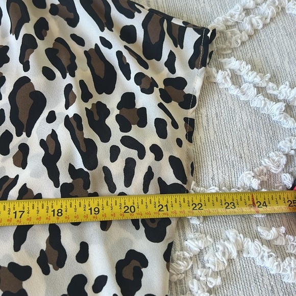 Leopard Cheetah Animal Print Notch Neck Blouse | M - Picture 5 of 7